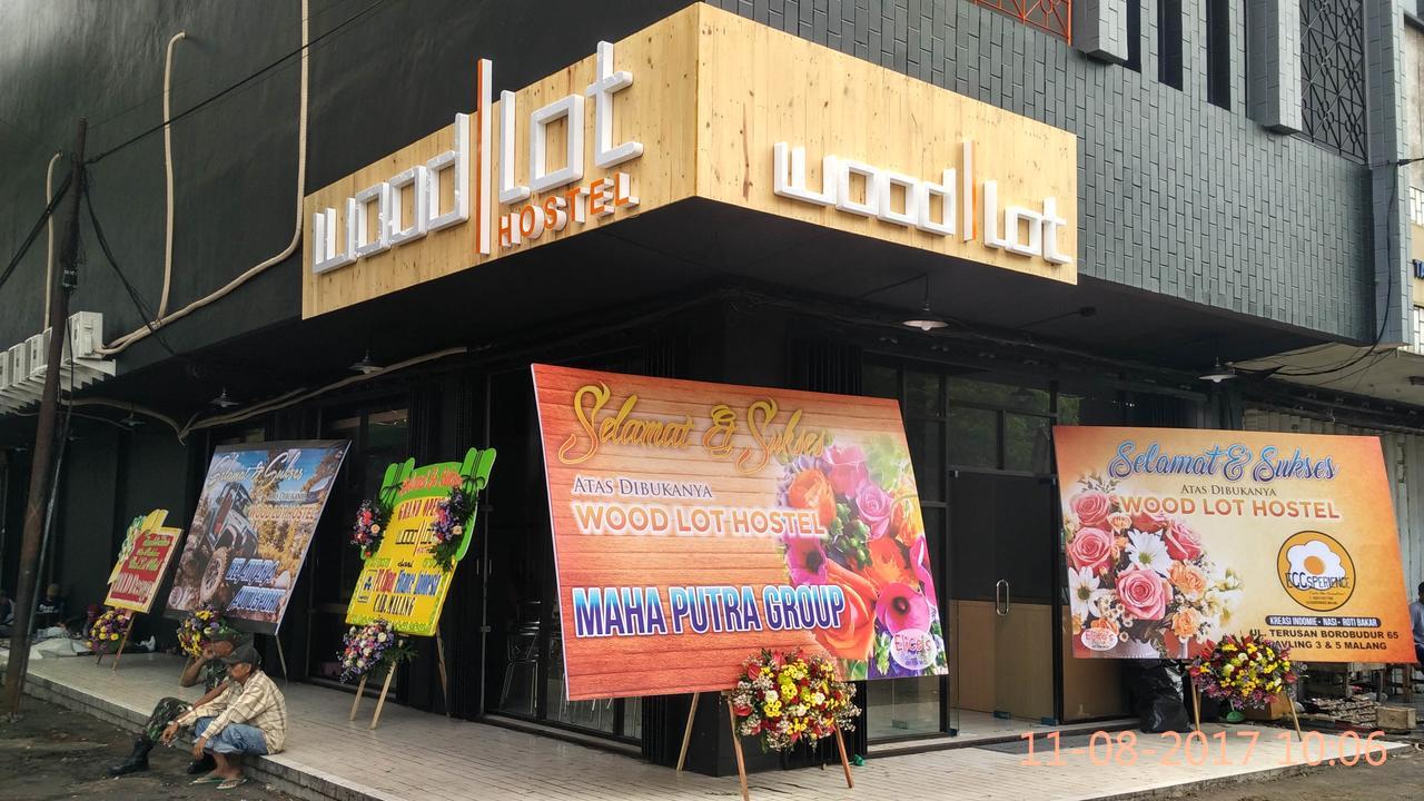 Woodlot Hostel Malang Esterno foto