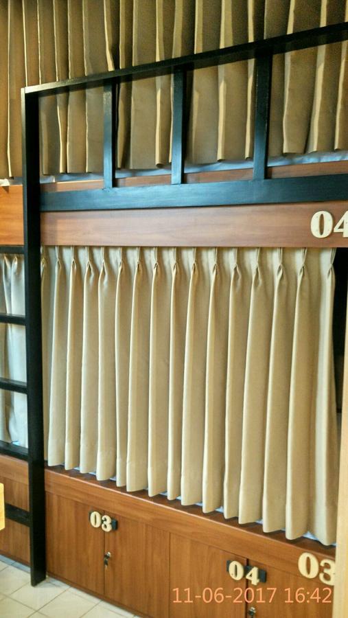 Woodlot Hostel Malang Esterno foto