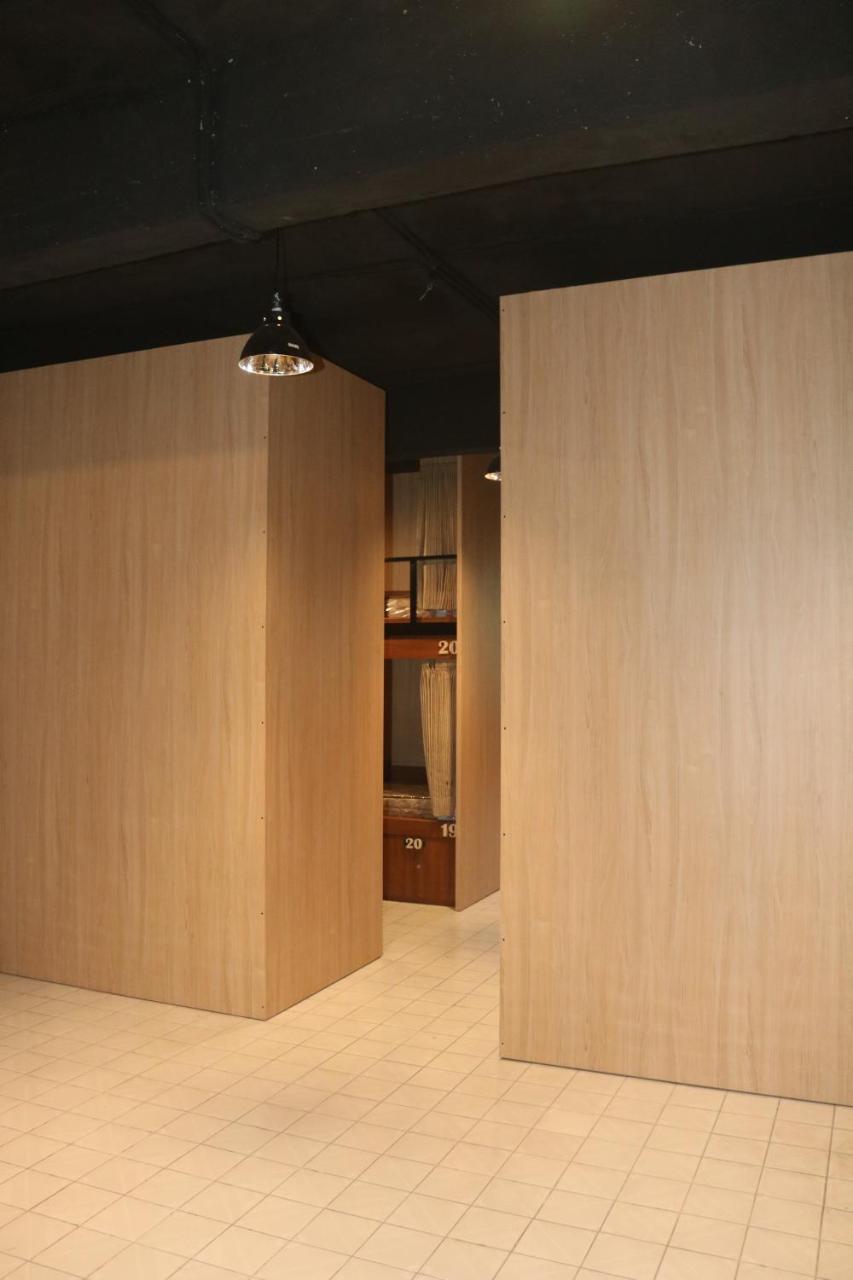 Woodlot Hostel Malang Esterno foto